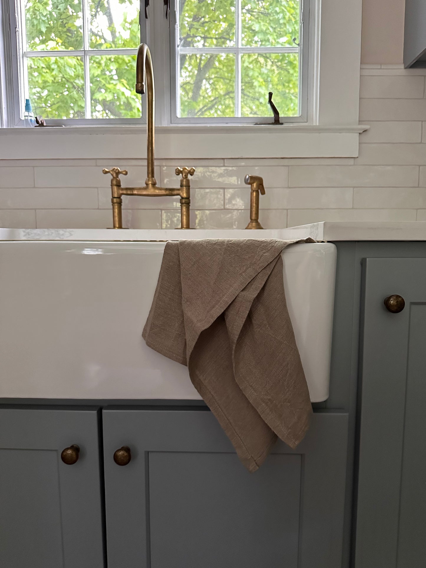 V.VM Linen Tea Towel - Chocolate Brown