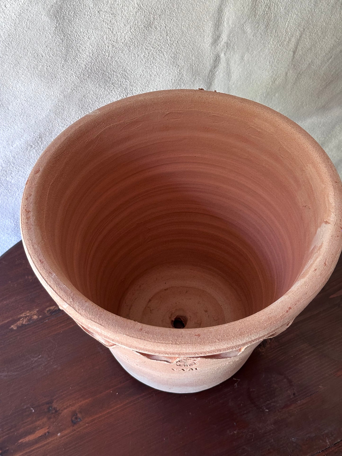V.VM Handmade Classic Pot - 30cm