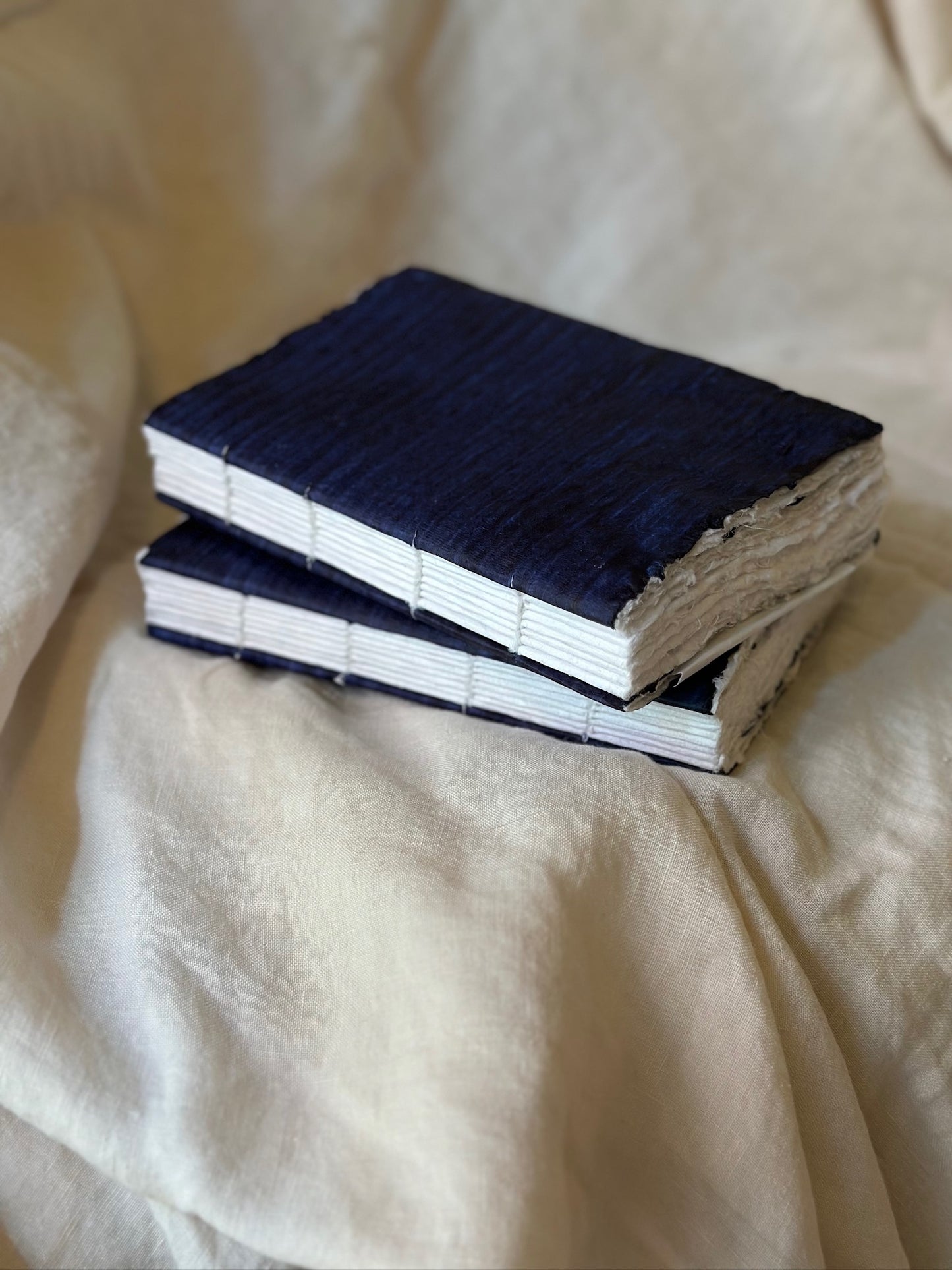 Libro medio fatto a mano - Lino