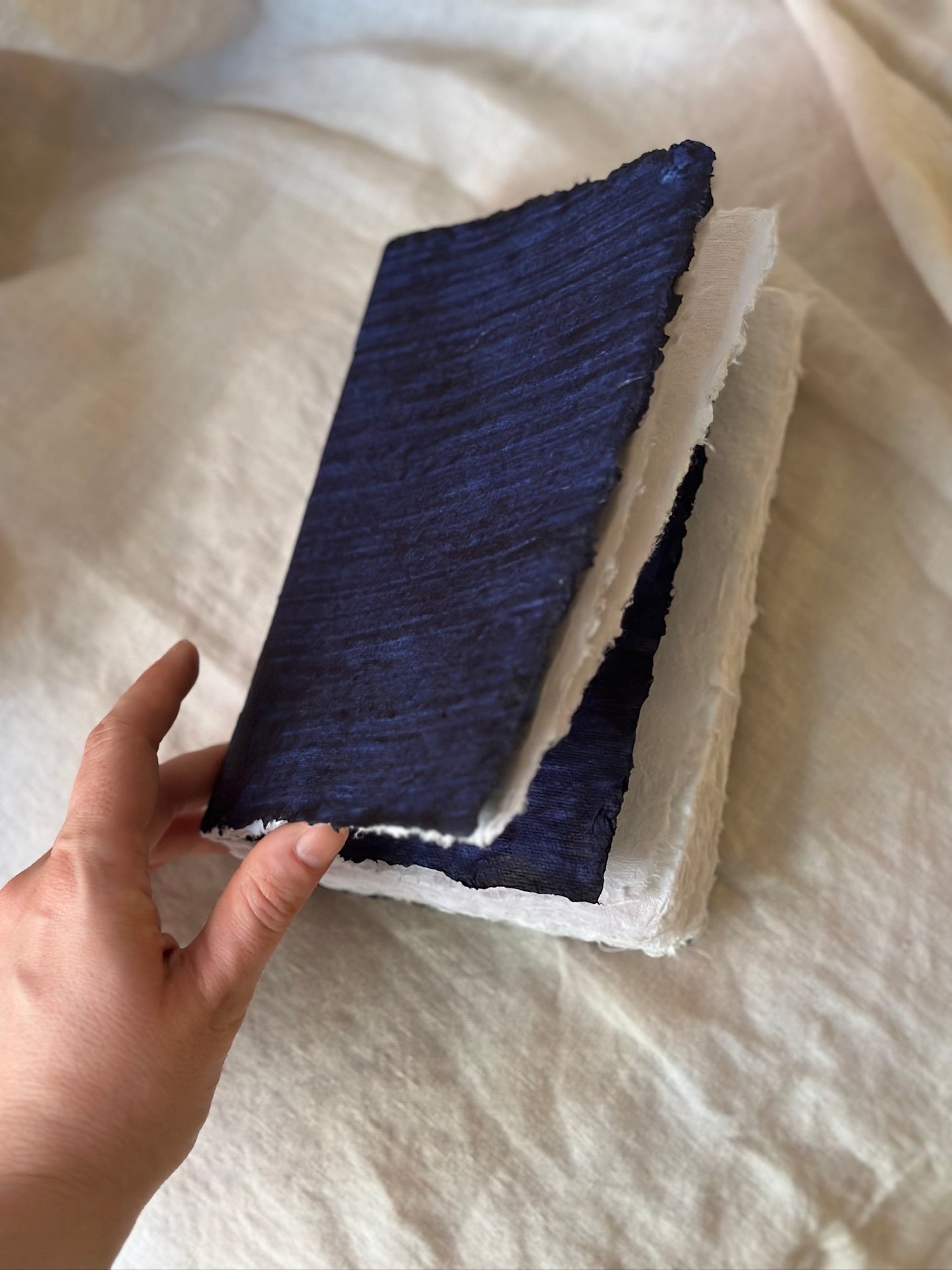 Libro medio fatto a mano - Lino