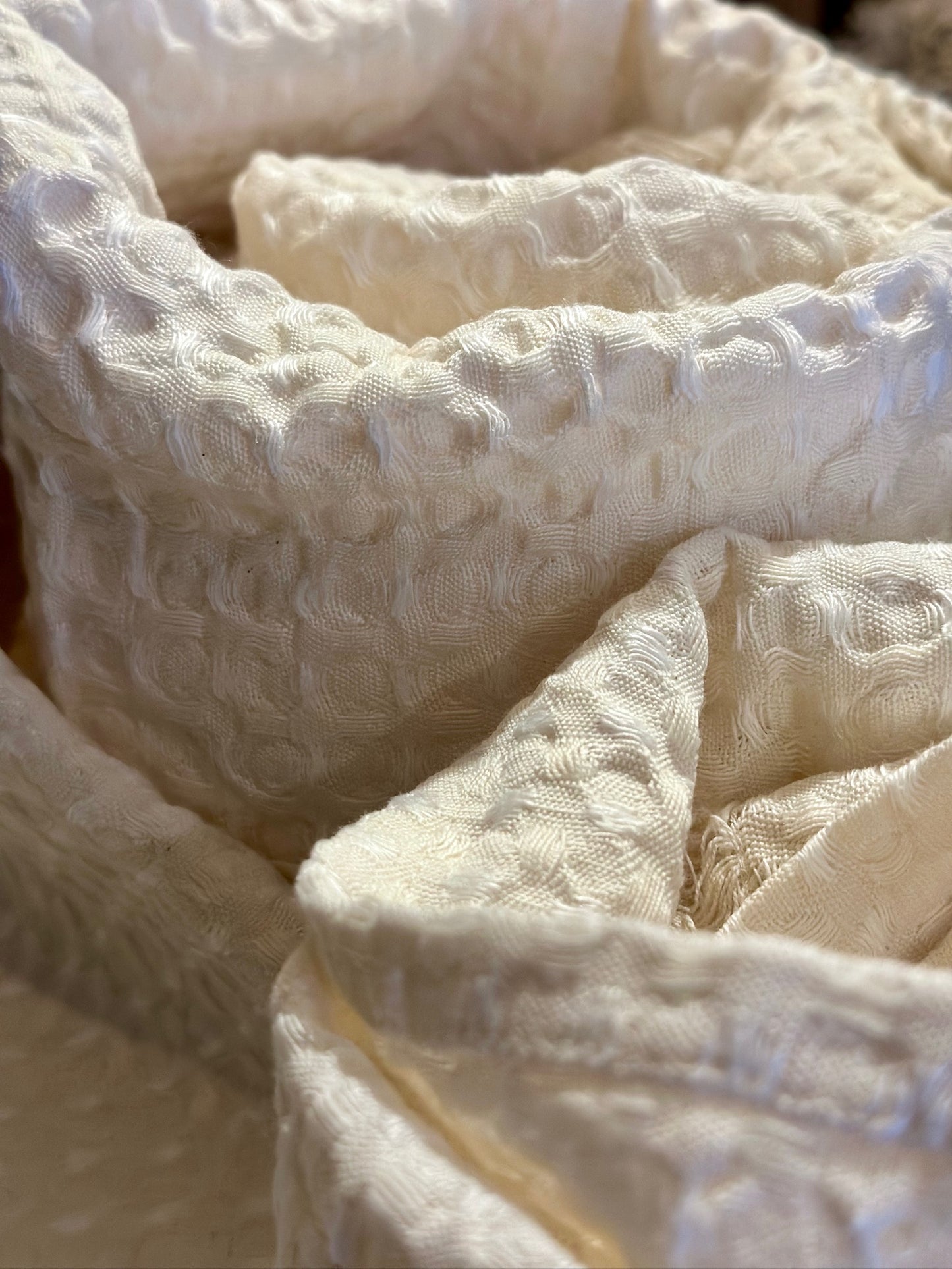 V.VM Linen & Cotton Waffle Bath Towel - White