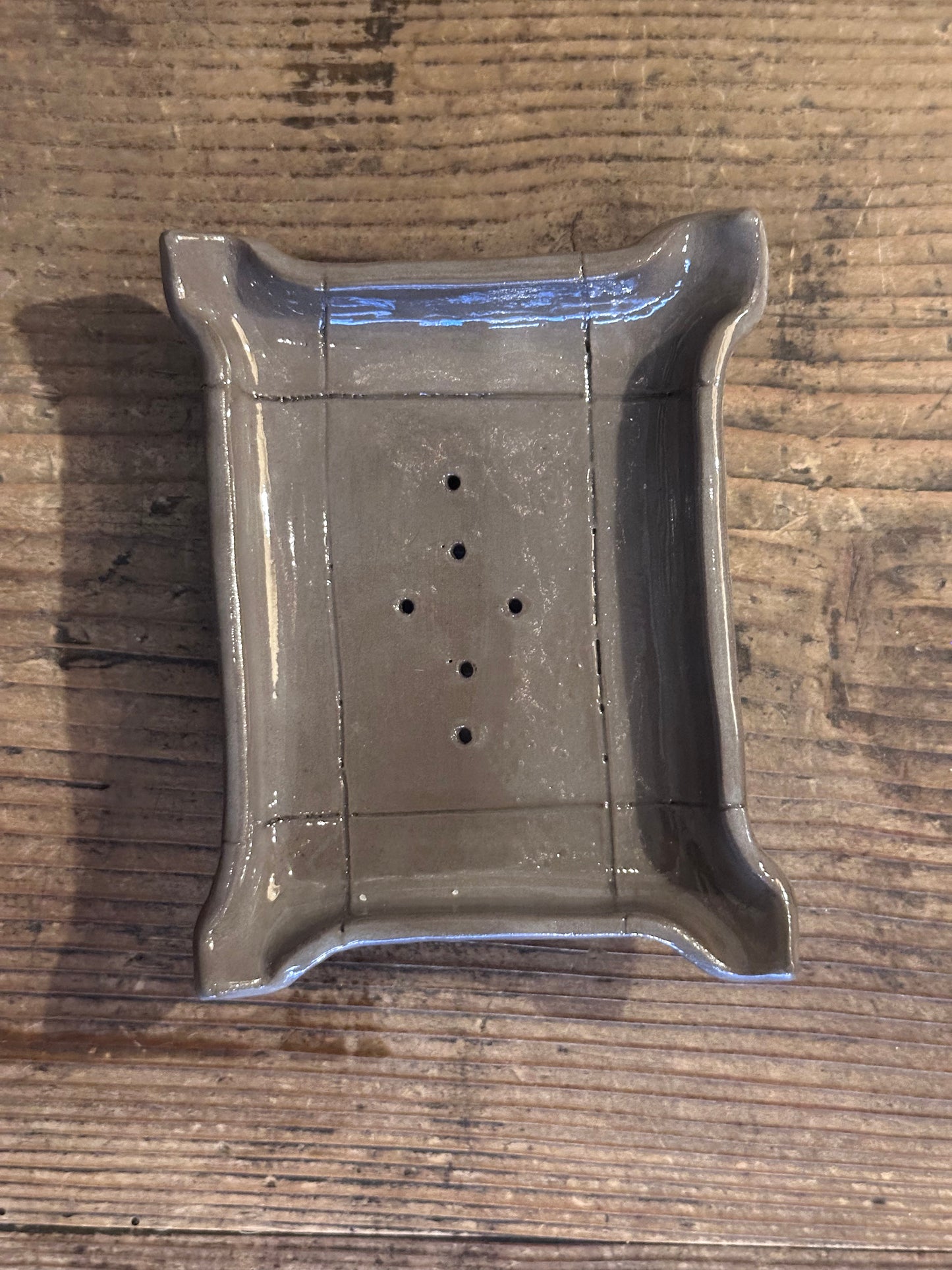 Portasapone in ceramica fatto a mano - Tovagliolo milanese - Scuro