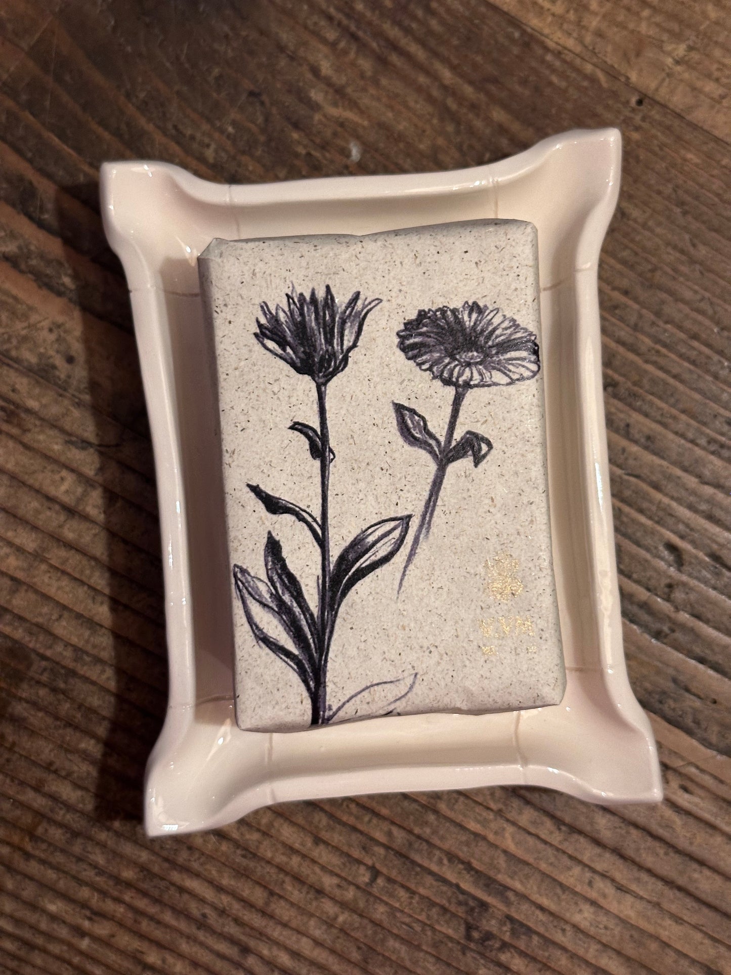 Portasapone in ceramica fatto a mano - Tovagliolo milanese - Bianco