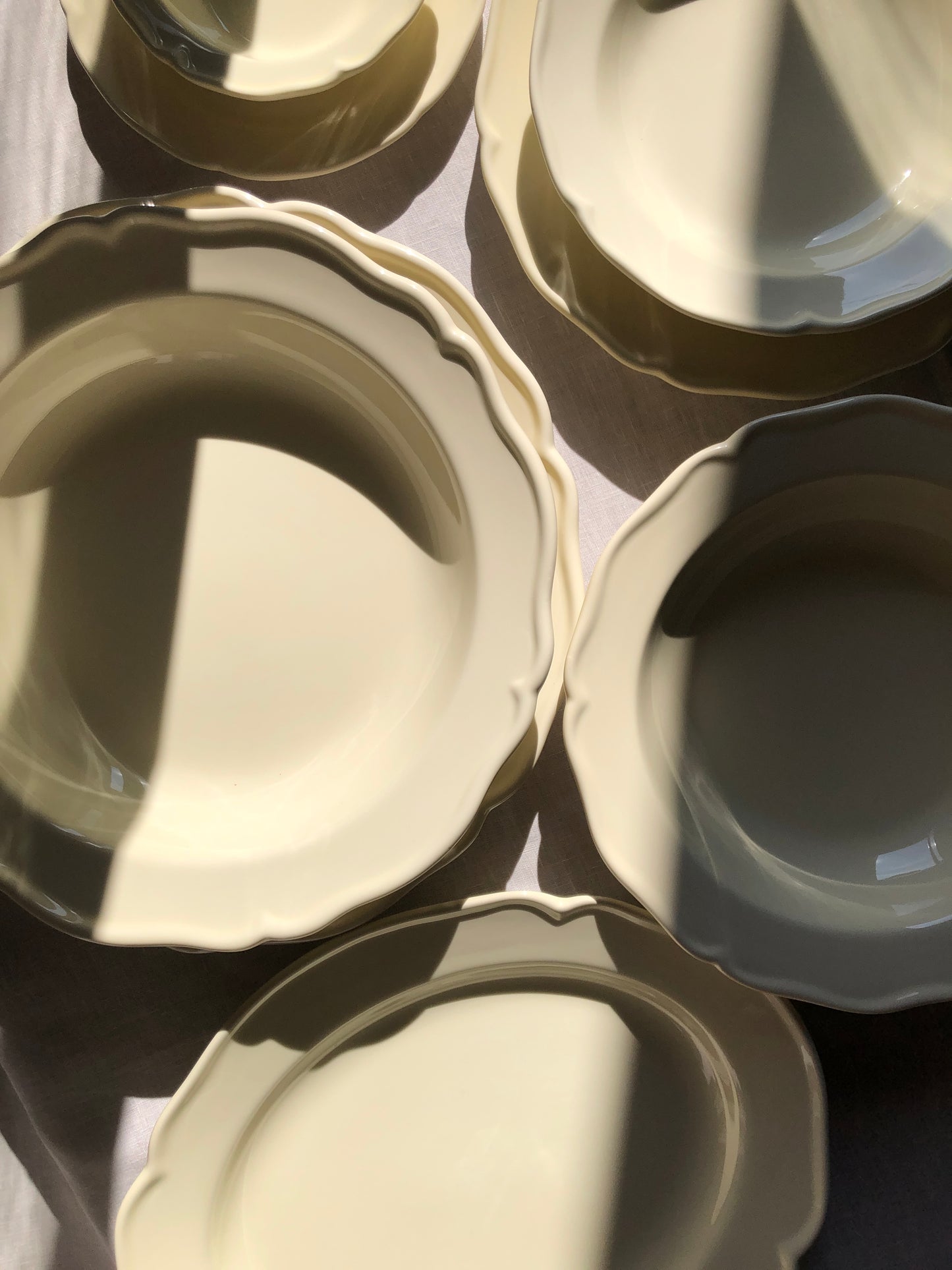 V.VM Cream Collection - Large Oval Serving Platter