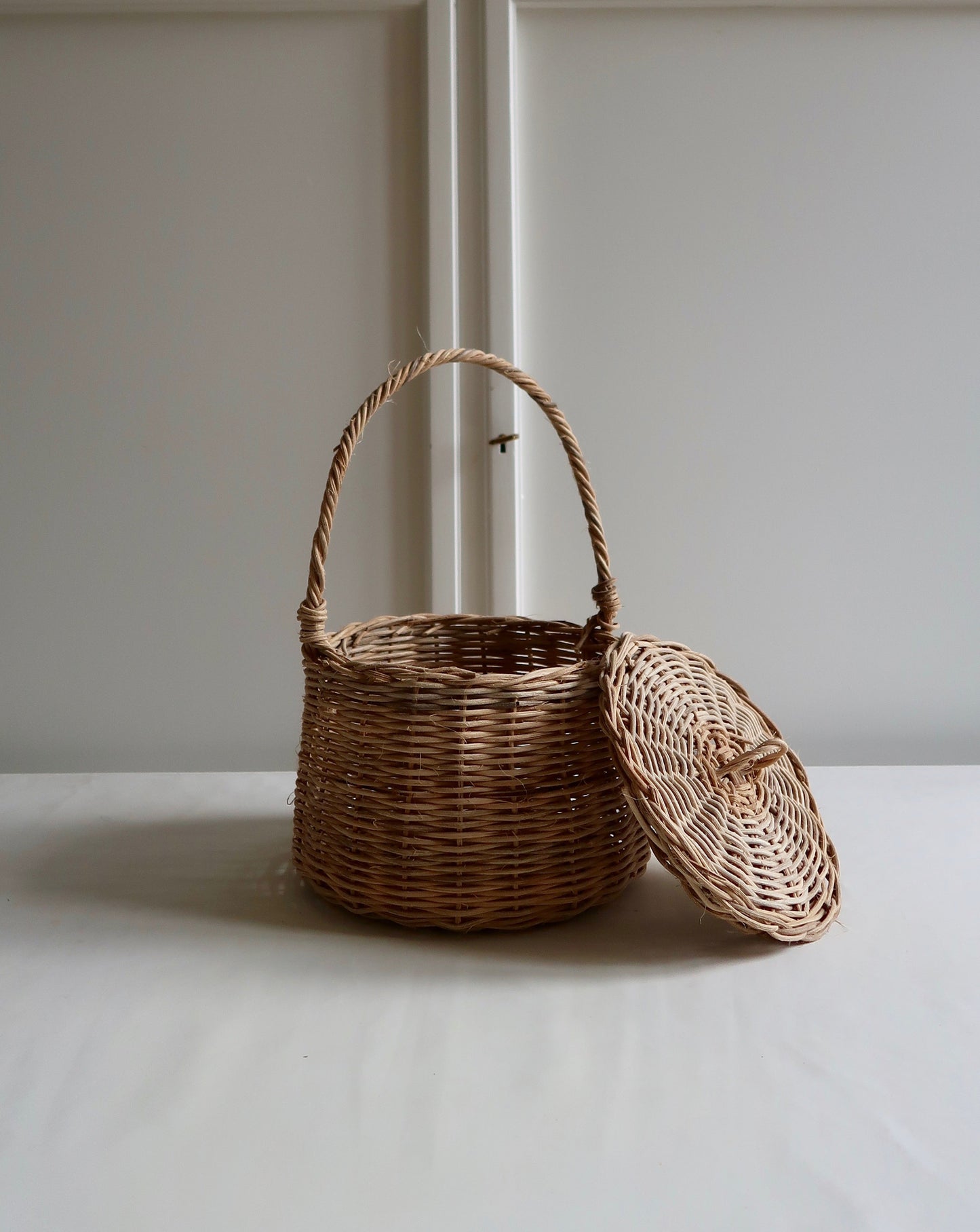 Borsa a cestino intrecciata a mano Fili con coperchio