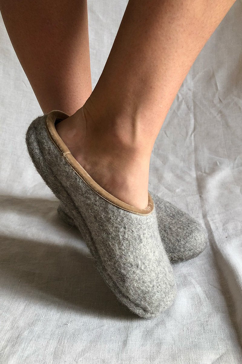 Wool Slippers - Grey W/Beige Velvet Trim