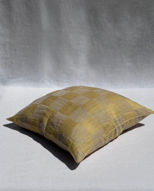 Cuscino in lino a quadri gialli V.VM – 50 x 50 cm