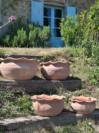 V.VM Handmade Terracotta Wavy Pot - 20cm
