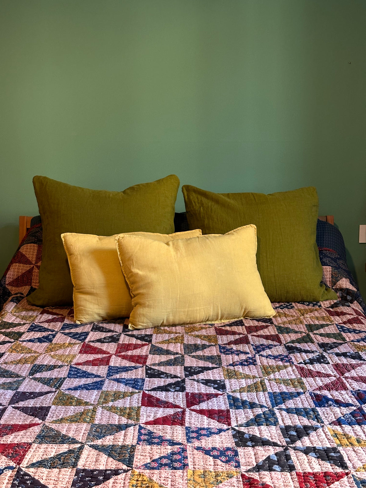V.VM Patchwork Quilt, Colored Wheels - Double Bed No. 1