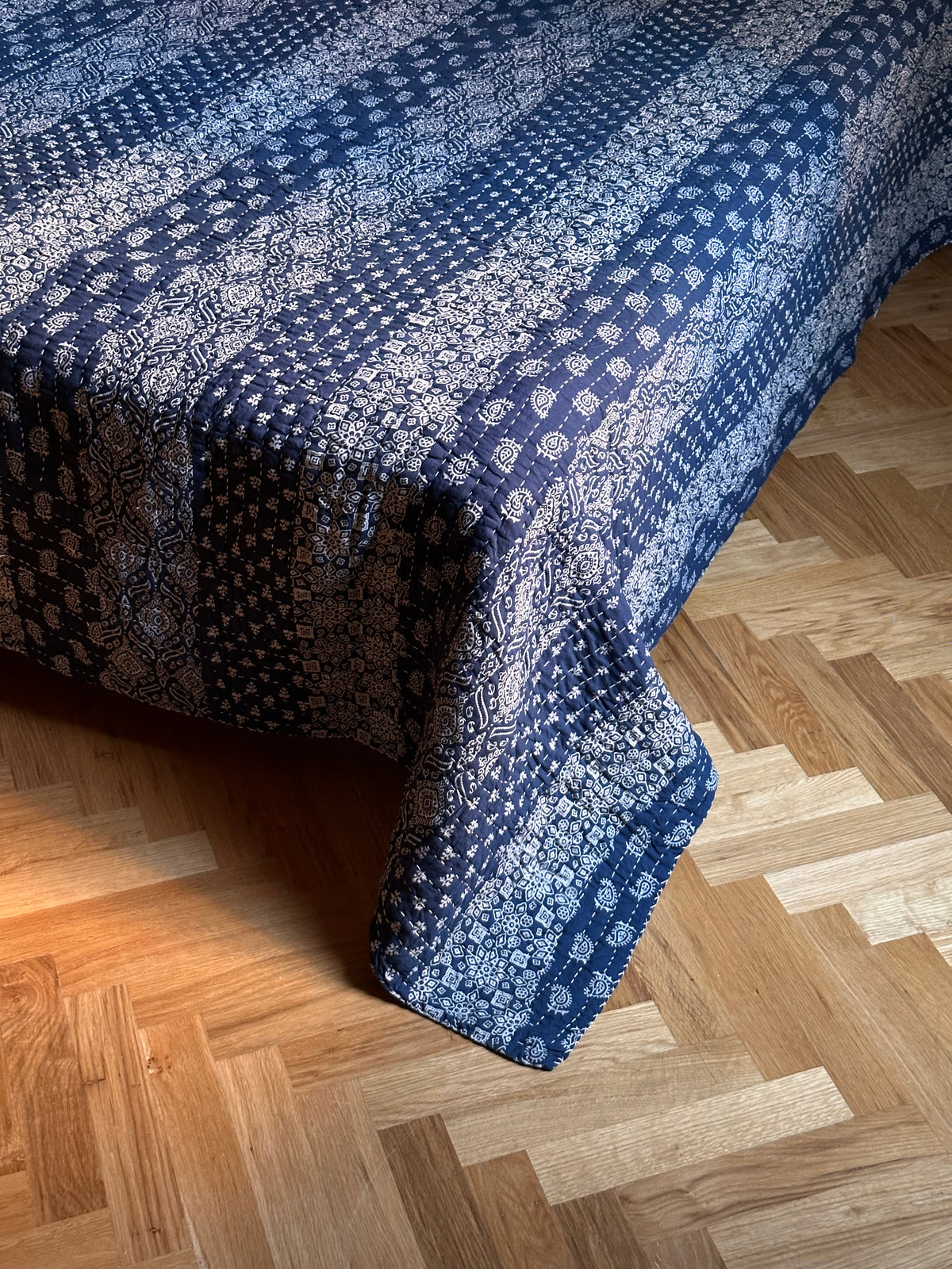 V.VM Patchwork Quilt, Blue/White Squares - Double Bed No. 3