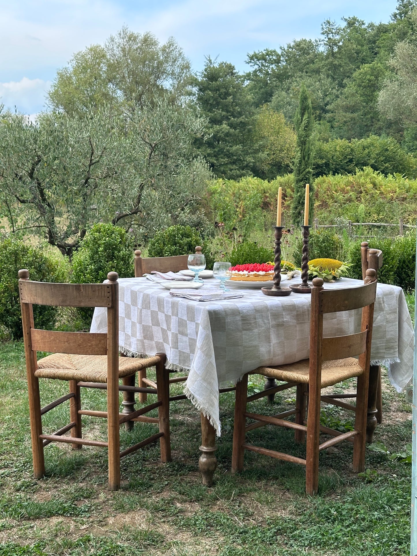 V.VM White Check Linen Tablecloth