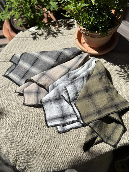 Set of Linen Check Napkins - Green