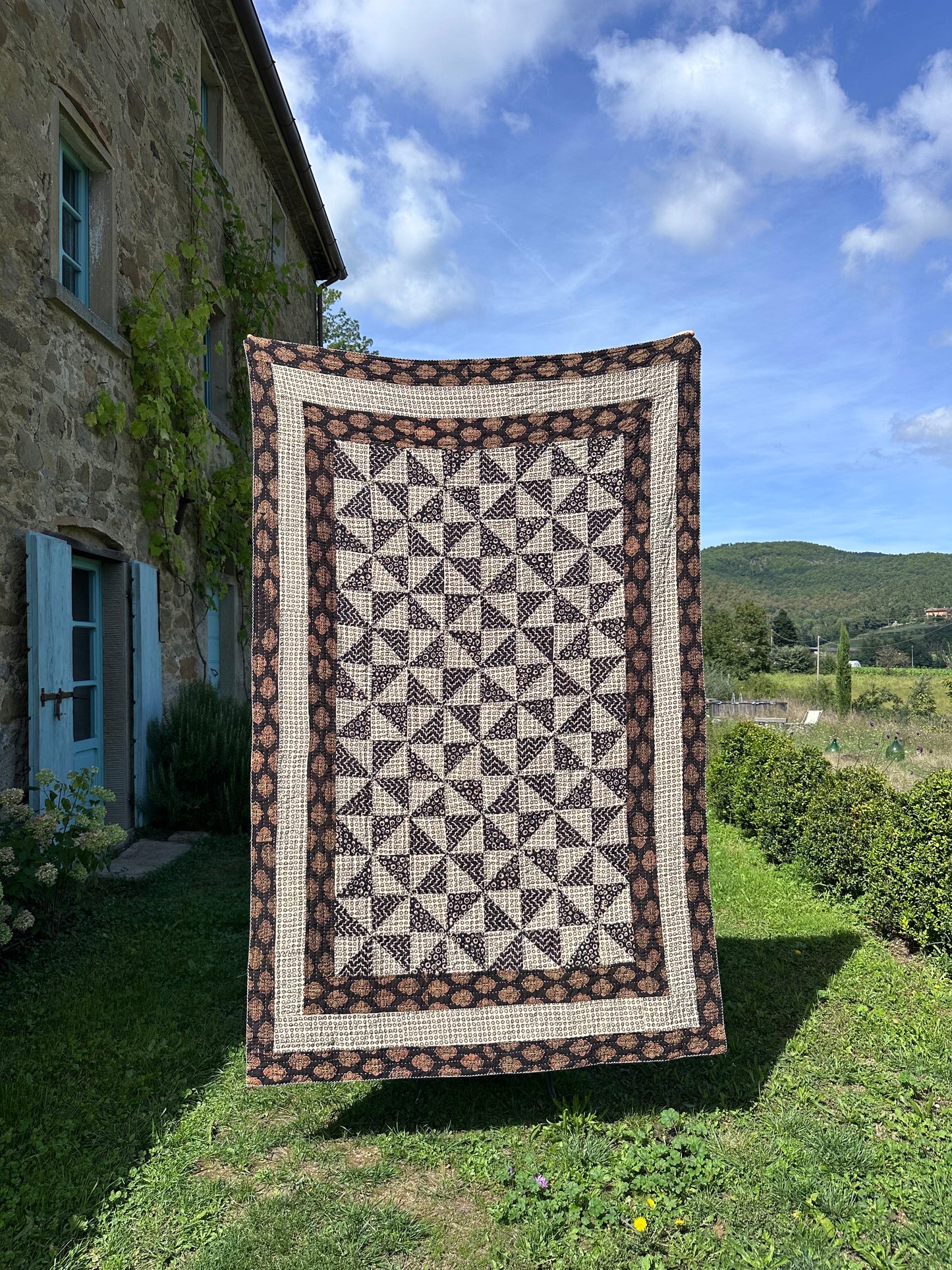 V.VM Quilt Black & White Triangles 2 - Single
