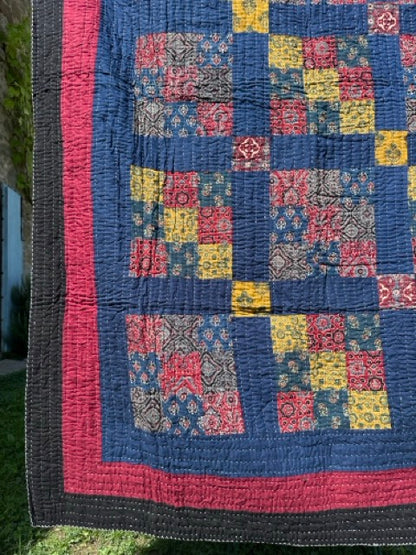 V.VM Quilt - Squares - Single