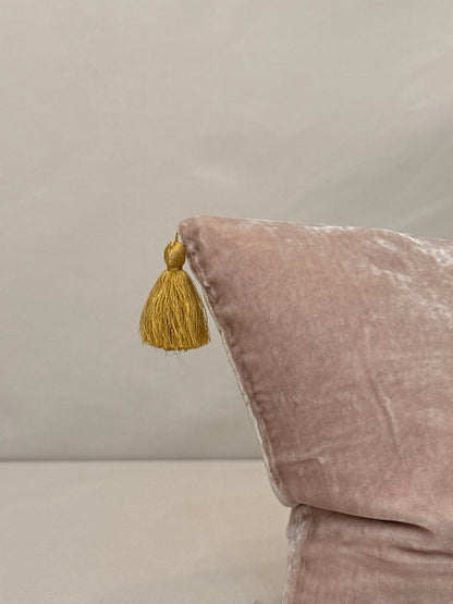 Cuscino con nappe in velluto - muschio antico