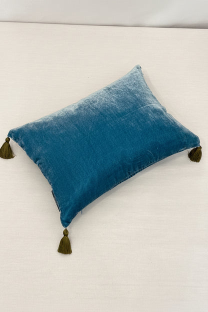Cuscino con nappe in velluto - muschio antico