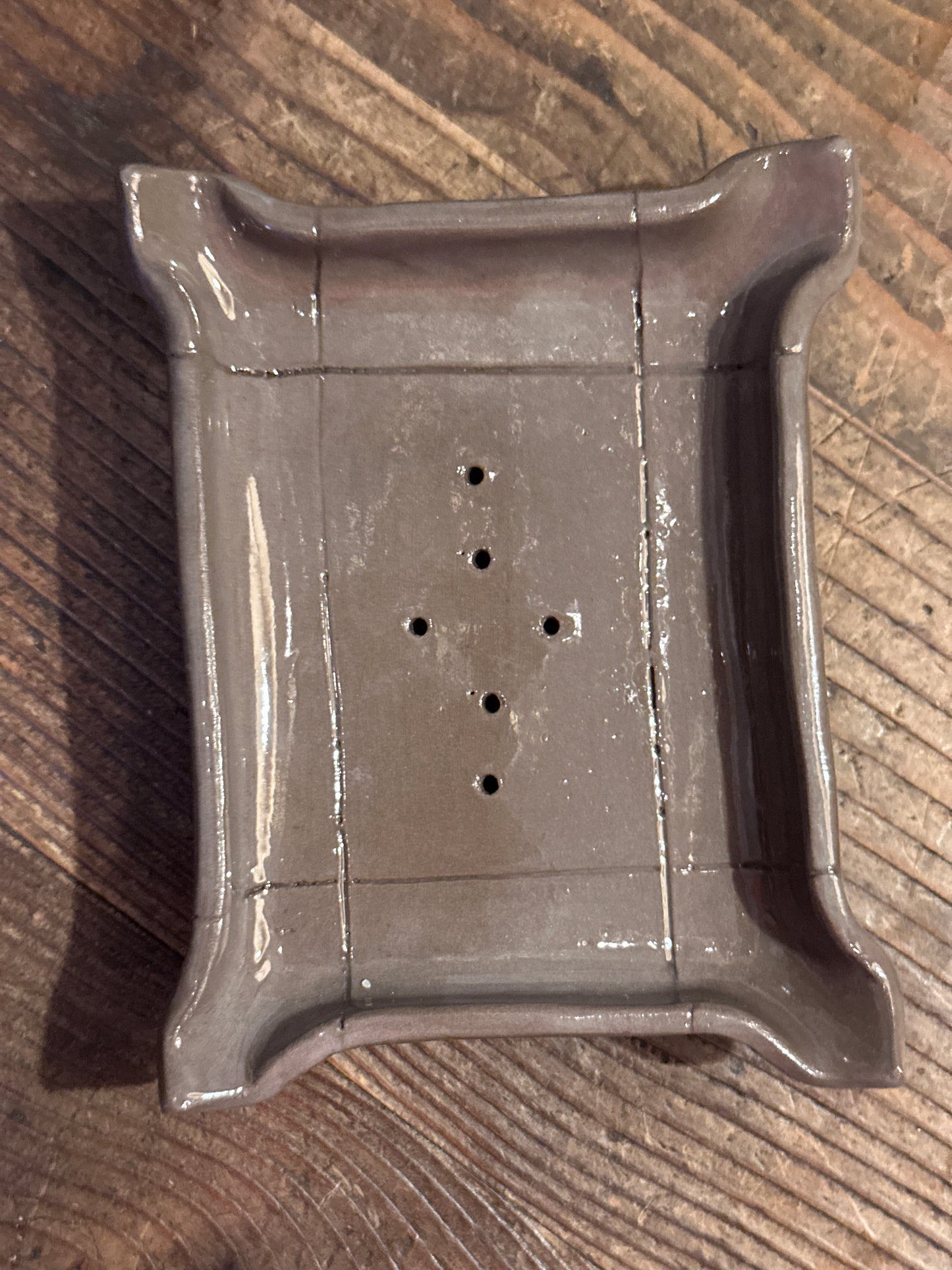 Portasapone in ceramica fatto a mano - Tovagliolo milanese - Scuro