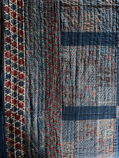 V.VM Quilt Mono-Blue Quadrants - Double