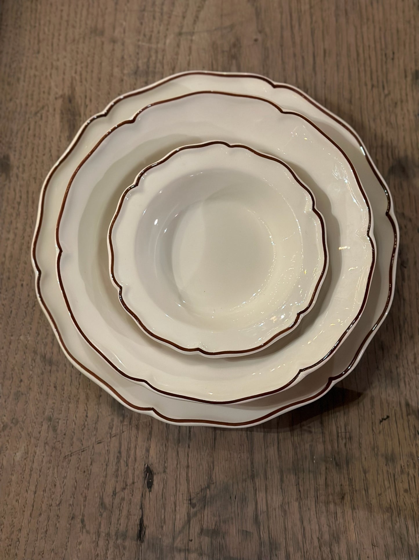 V.VM Ceramics Brown Border - Medium Dinner