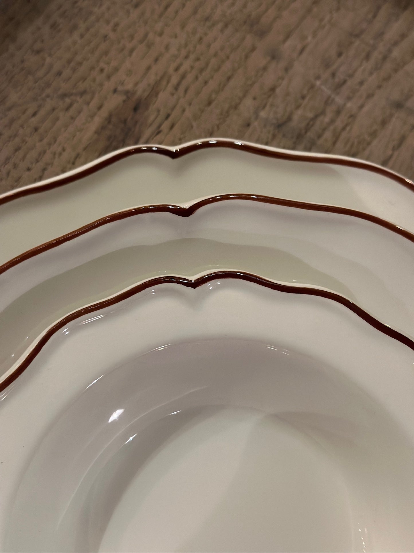 V.VM Ceramics Brown Border - Medium Dinner