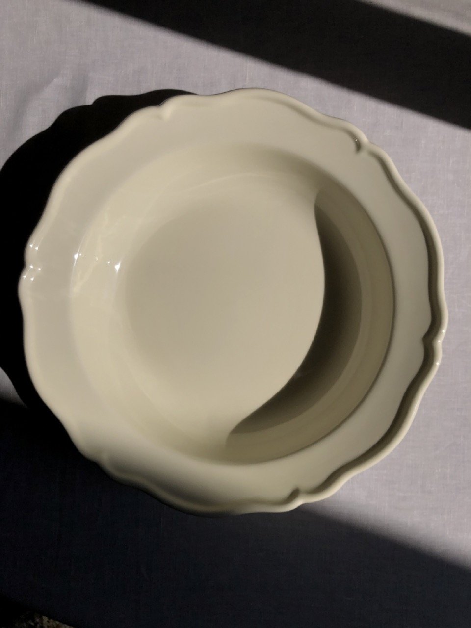V.VM Ceramics Cream  - Large Salad Bowl