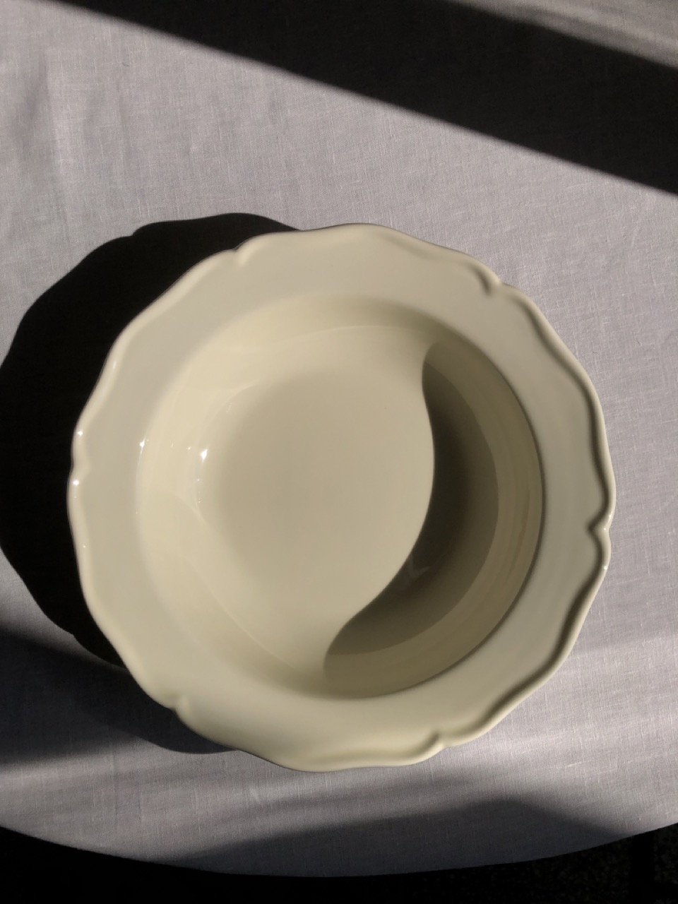 V.VM Ceramics Cream - Dinner Bowl
