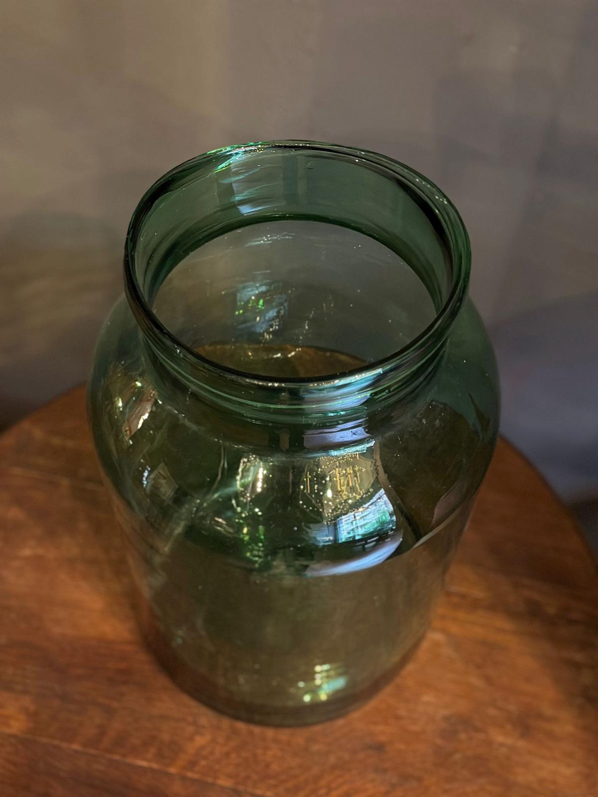 Vaso in vetro antico - verde dritto