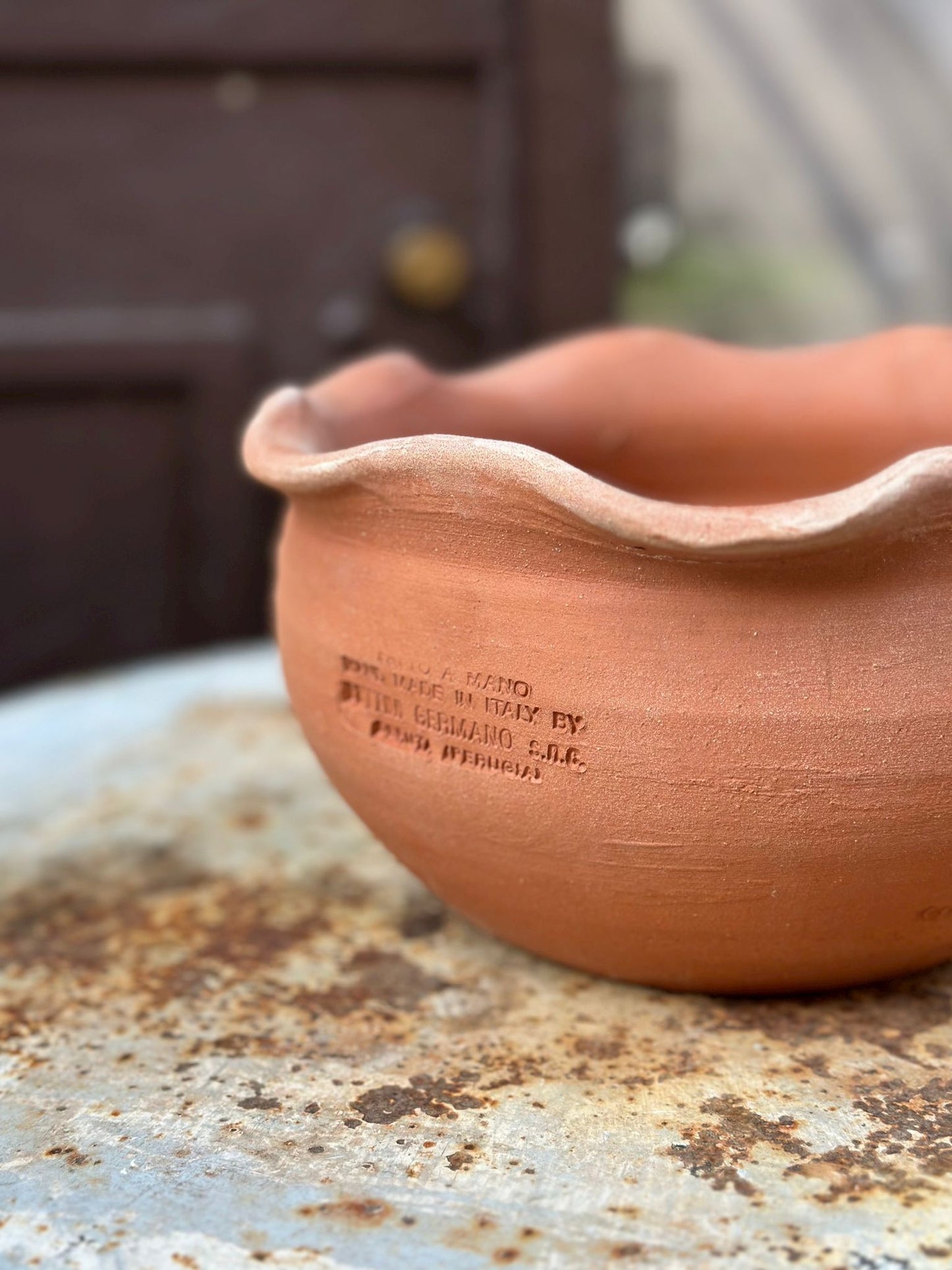 Vaso ondulato in terracotta fatto a mano - Piccolo