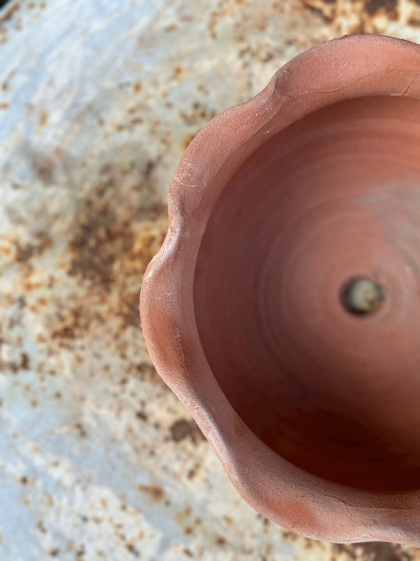 Vaso ondulato in terracotta fatto a mano - Piccolo