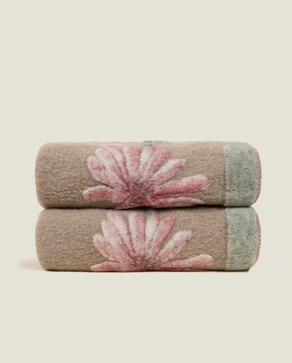 Boiled Wool Blanket - Soft Pink Chicory