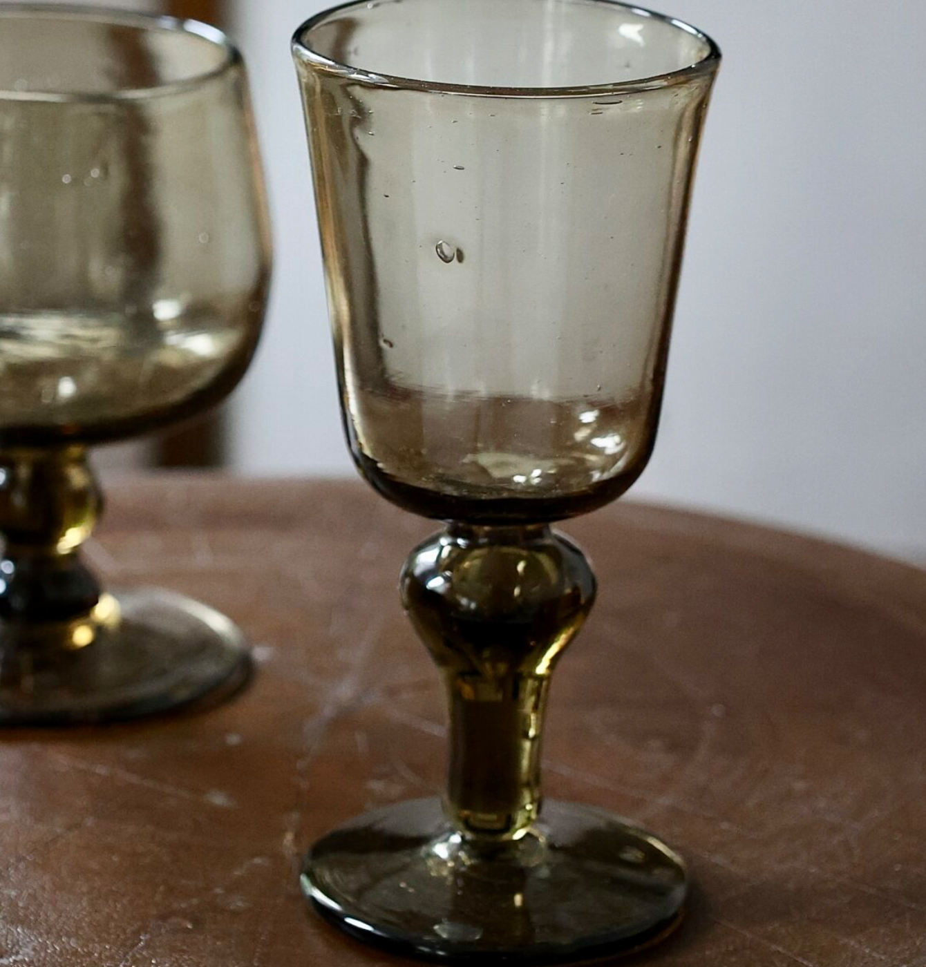 Bicchiere da vino bianco soffiato a mano - Trasparente