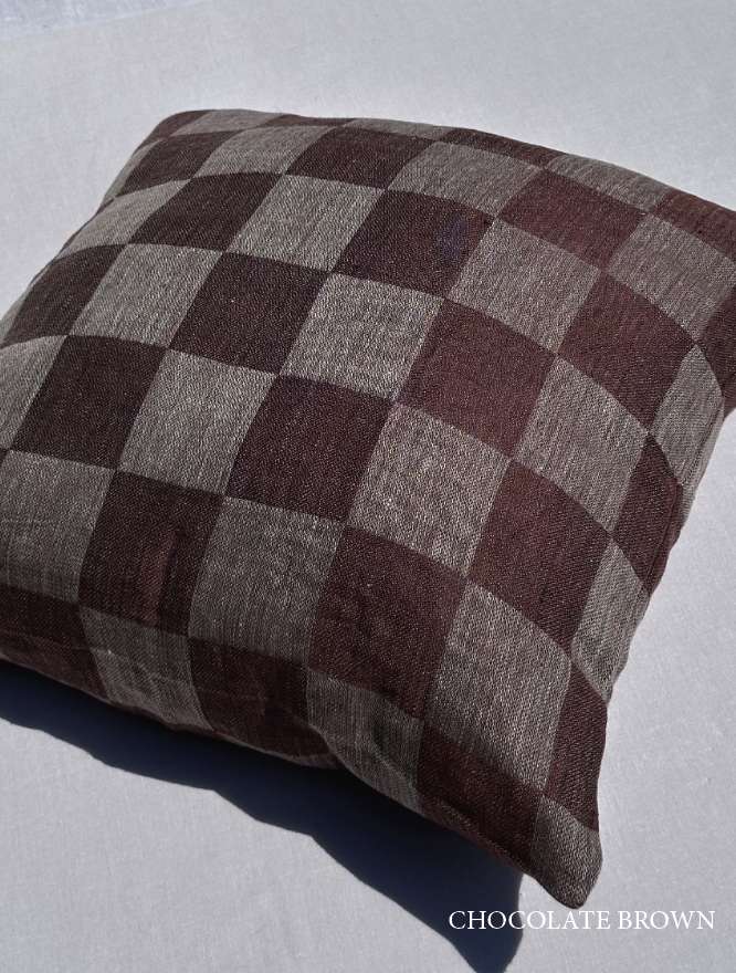 Cuscino in lino a quadri azzurri V.VM – 50 x 50 cm